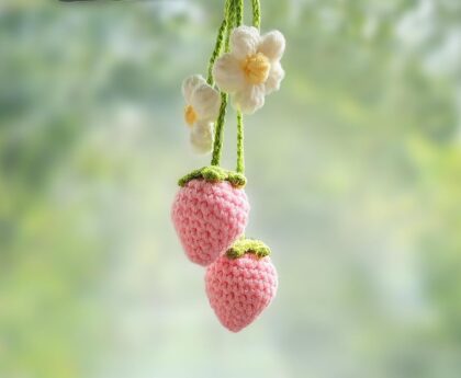 Crochet Strawberry and Flower Car Hanging Ornaments, Cute Aesthetic Rearview Mirror Hanging Accessories for Women and Girls, Handmade Polyester Fiber Car Decor 2-Pack