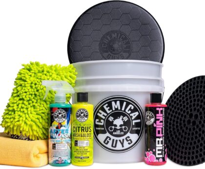 Chemical Guys HOL_128 Car Cleaning Kit, with Car Wash Soap, Car Wash Bucket and 16oz Car Care Cleaning (8 Items)